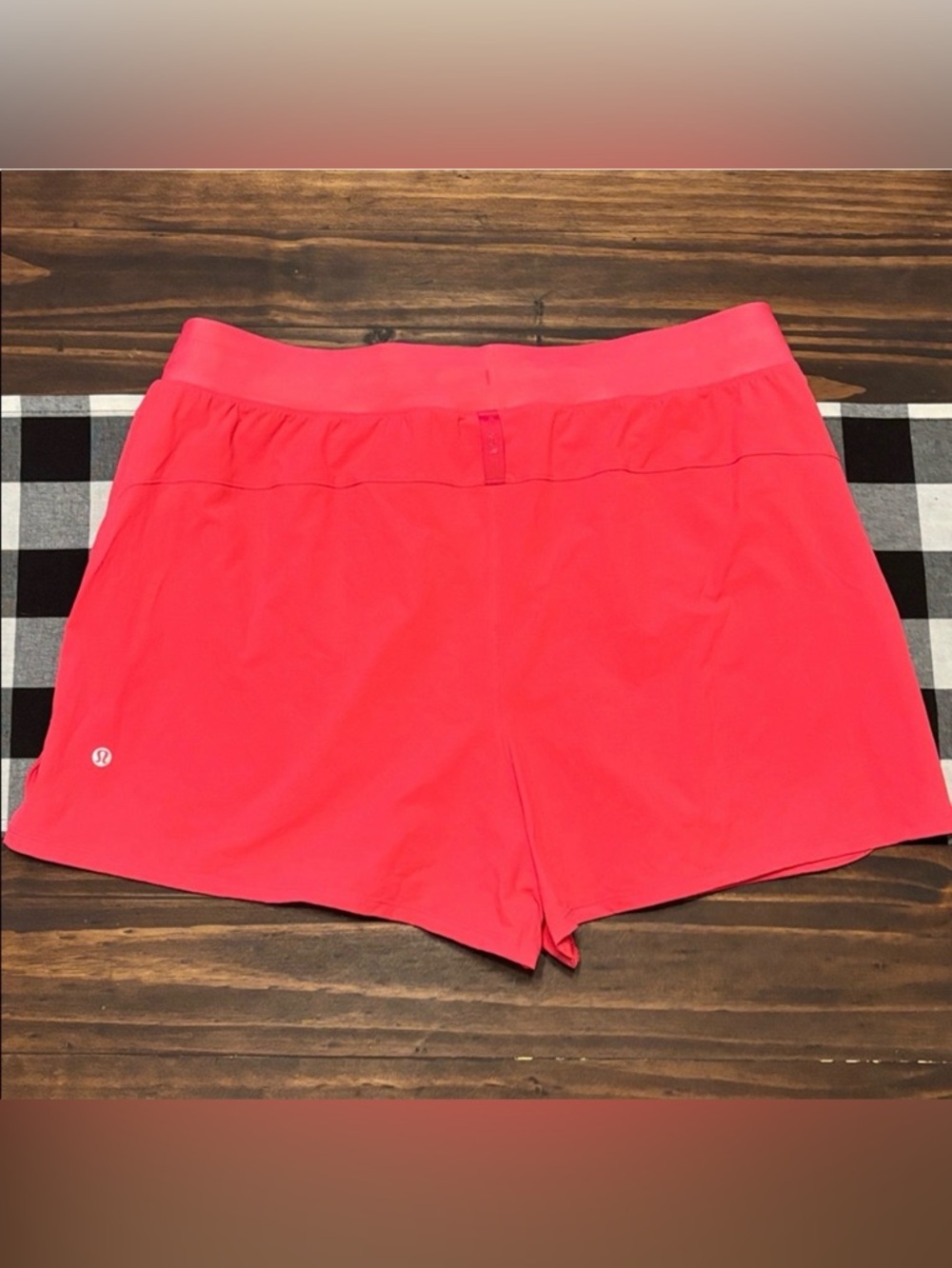Lululemon License to Train High Rise Shorts sz 14 coral